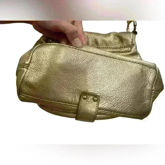 MICHAEL KORS METALLIC GOLD PEBBLED LEATHER CROSSBODY BAG - Picture 7 of 14